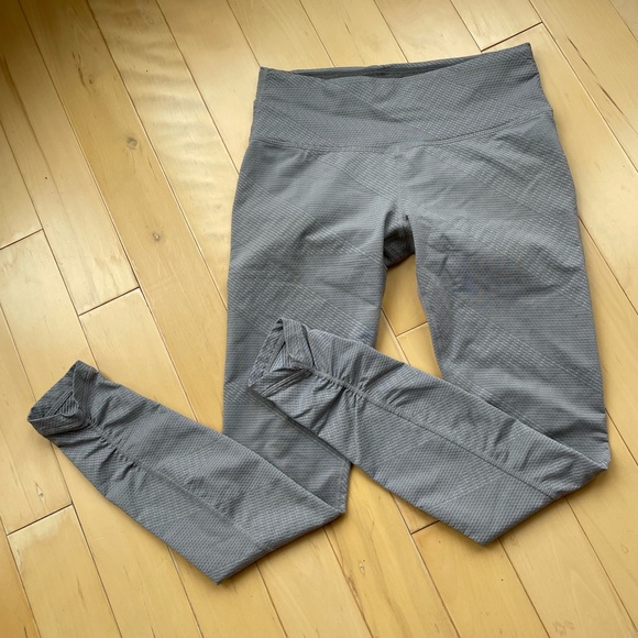 Prana leggings with ruche detail on the leg - Picture 1 of 7